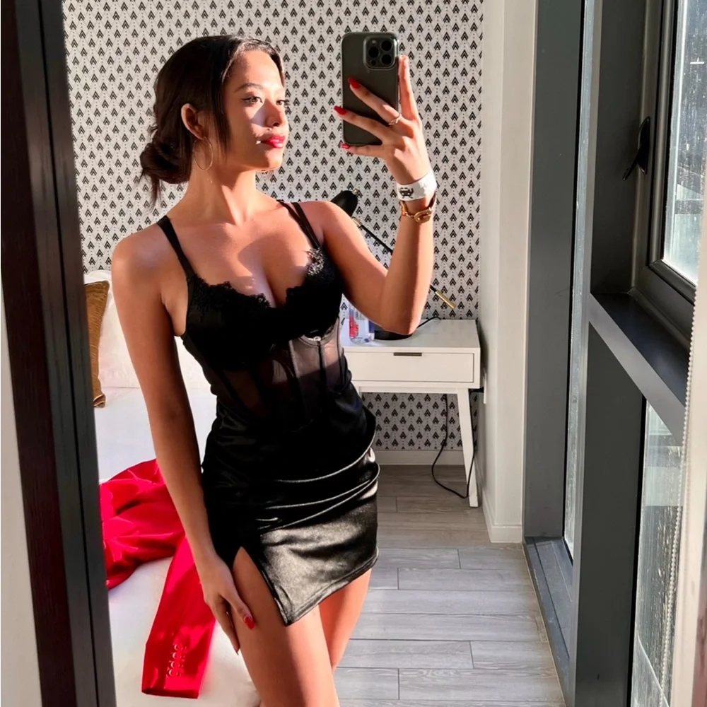 Little black dress🖤 - Picture 2 of 2